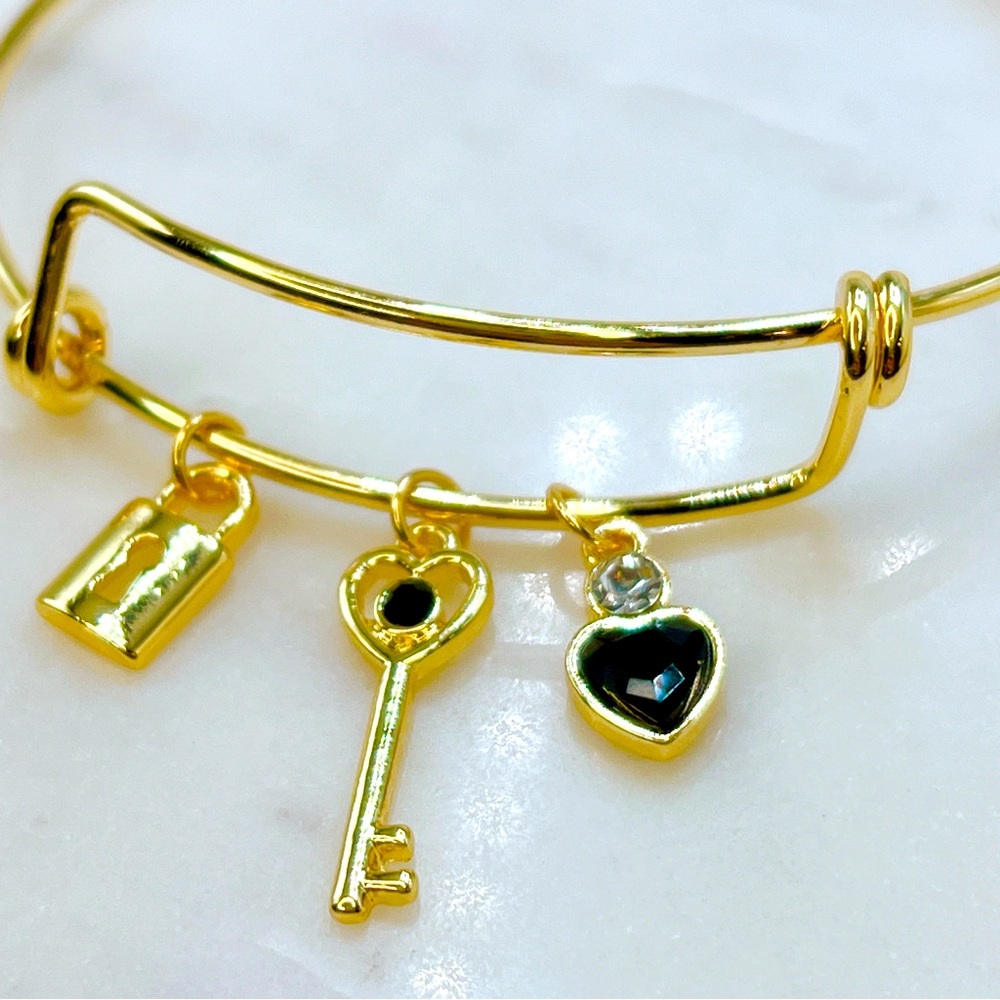 Gold plated charm lock ๐ key ๐ heart ๐ black crystal bracelet - Picture 3 of 5